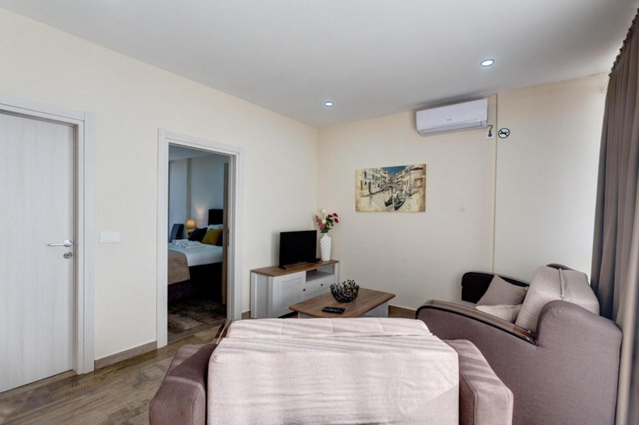 Hotel Zan Ούλτσιν Εξωτερικό φωτογραφία